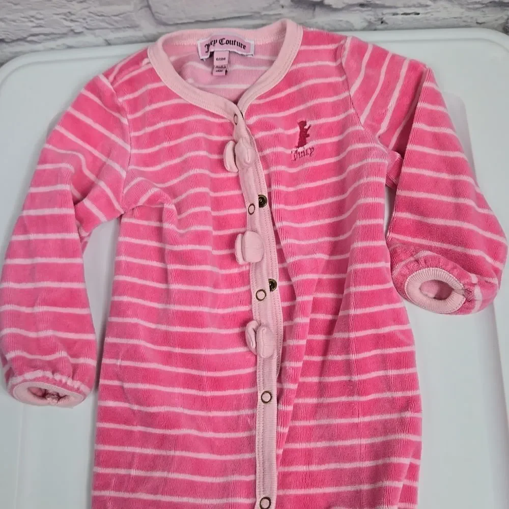 Juicy Couture Baby 6-9m Sleep & Play Pink Stripe Velour One-Piece Pajama Footie